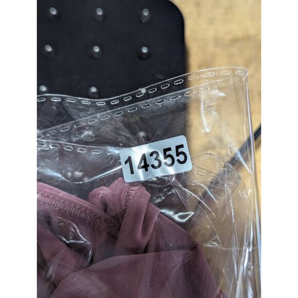 Lululemon Do the Daily Top Womens Medium T-Shirt Twist Front Plumful Athleisure - Picture 9 of 9